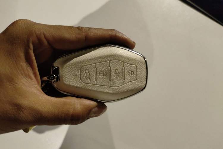 Used Chery New Energy Boundless Pro 2022 301km LingShou Edition Lithium Iron Phosphate Vehicle Key