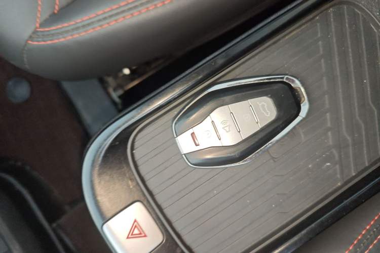 Used Chery New Energy Boundless Pro 2022 301km "Divine Beast" Version with Lithium Iron Phosphate Vehicle Key