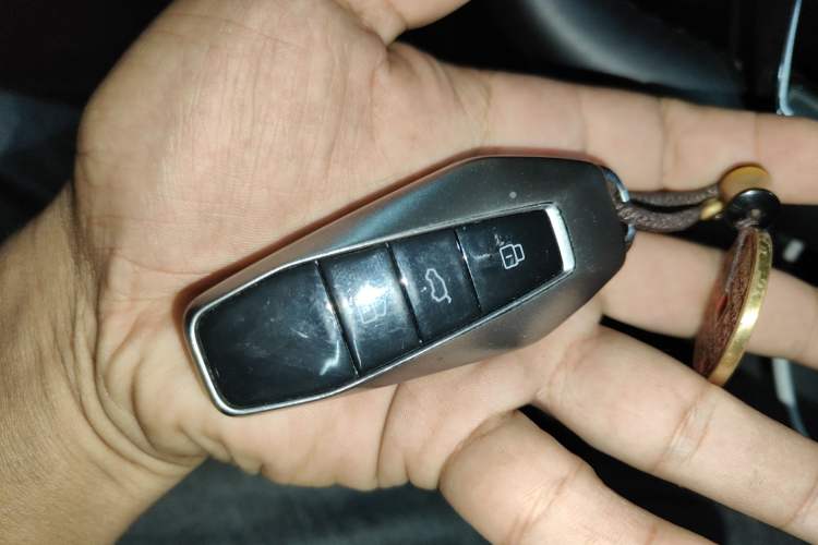 Used Chery New Energy eQ7 2023 512 km Max Vehicle Key