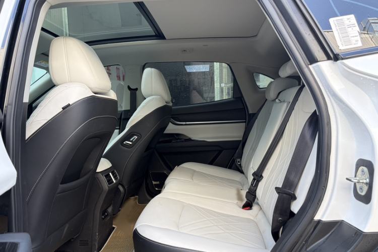 Used Chery New Energy eQ7 2023 512km Ultra-Enjoyment Version Interior 4