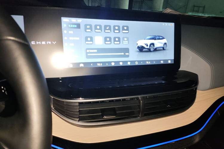 Used Chery New Energy eQ7 2023 512 km Max Audio And AC Panel