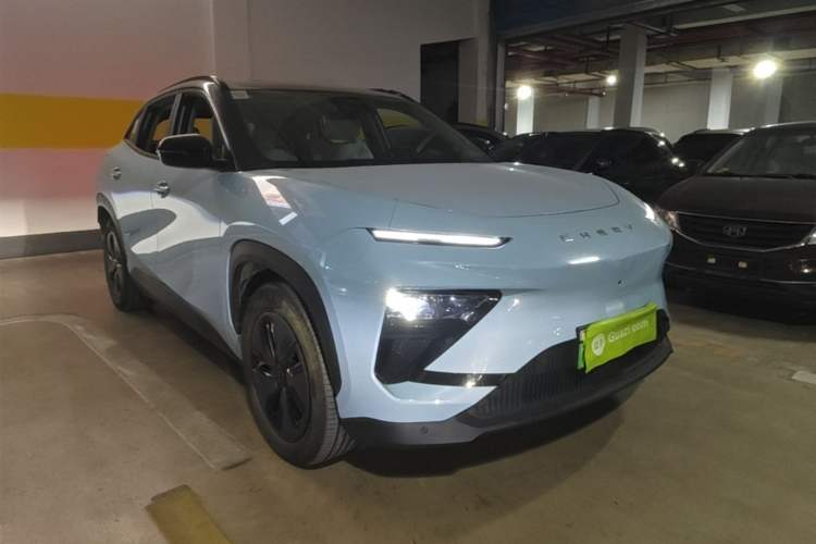 Used Chery New Energy eQ7 2023 512 km Max Front Right 45 Deg
