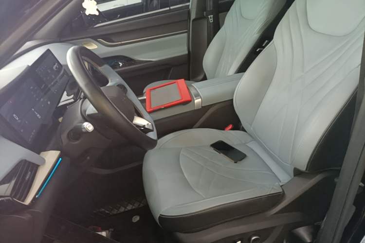 Used Chery New Energy eQ7 2023 512 km Max Left Front Seat