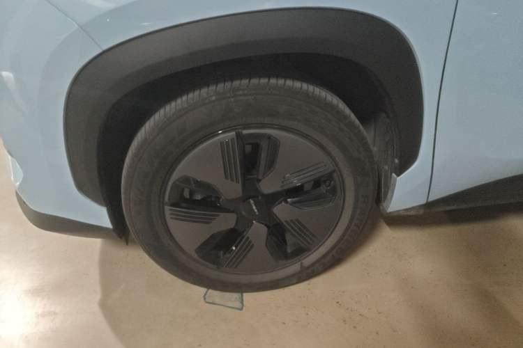 Used Chery New Energy eQ7 2023 512 km Max Left Front Wheel Hub