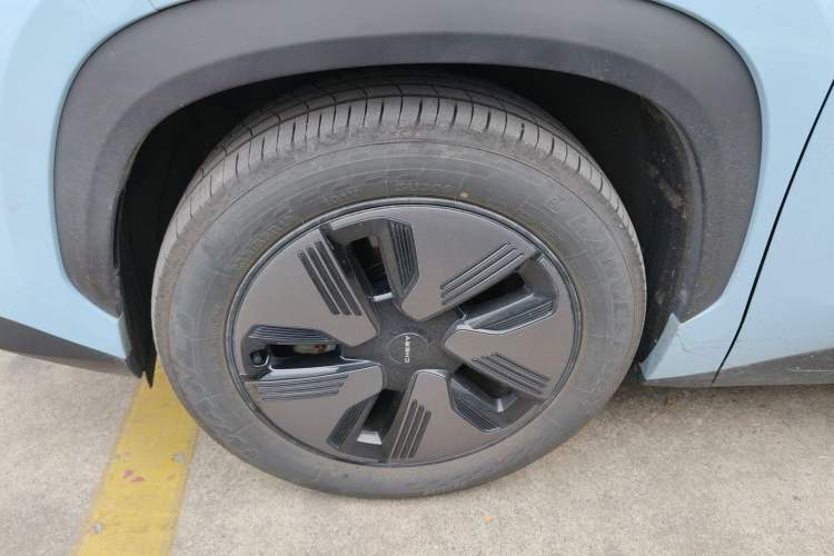 Used Chery New Energy eQ7 2023 512km Pro Left Front Wheel Hub