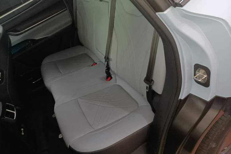 Used Chery New Energy eQ7 2023 512 km Max Left Rear Seat