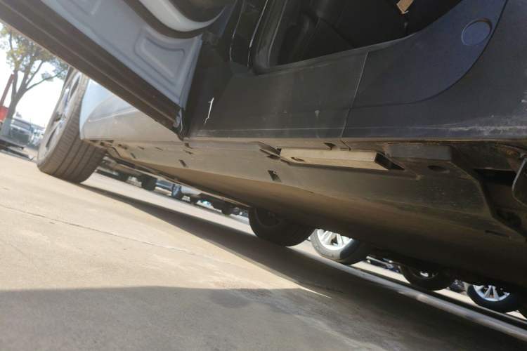 Used Chery New Energy eQ7 2023 512km Pro Left Side Sill