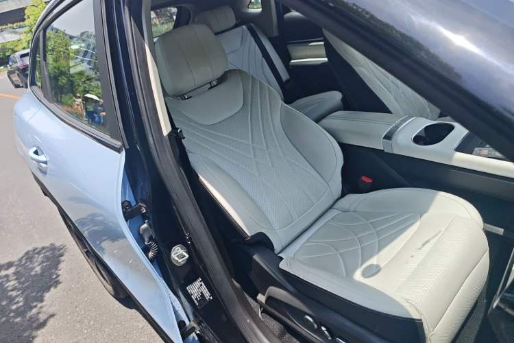 Used Chery New Energy eQ7 2023 512 km Max Right Front Seat