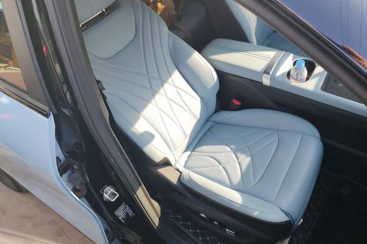 Used Chery New Energy eQ7 2023 512km Pro Right Front Seat