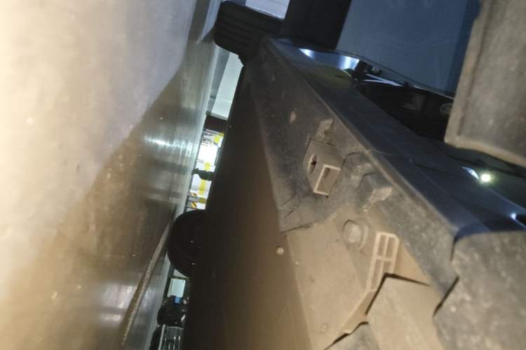 Used Chery New Energy eQ7 2023 512 km Max Right Side Sill