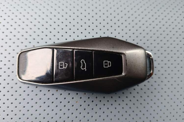 Used Chery New Energy eQ7 2023 512km Pro Vehicle Key