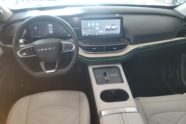 Used Chery New Energy eQ7 2023 512 km Max Center Console