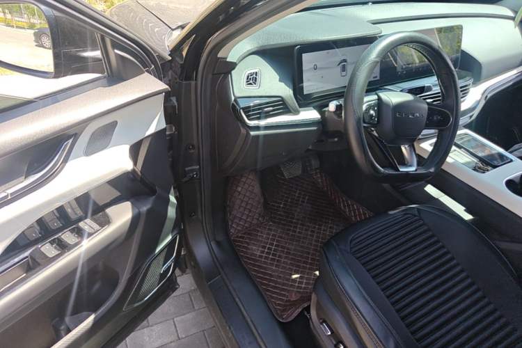 Used Chery New Energy eQ7 2023 512 km Max Driver Seat