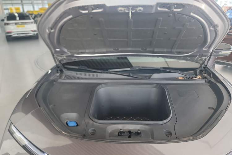 Used Chery New Energy eQ7 2023 512 km Max Engine Bay