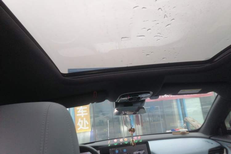 Used Chery New Energy eQ7 2023 512 km Max Headliner