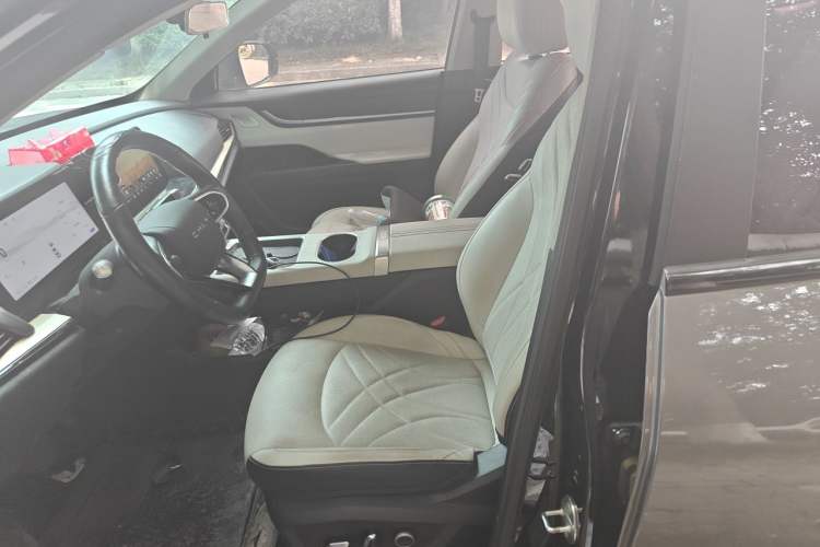 Used Chery New Energy eQ7 2023 512km Pro Left Front Seat