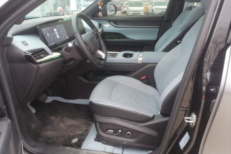 Used Chery New Energy eQ7 2023 512 km Max Left Front Seat