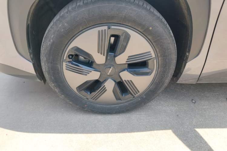 Used Chery New Energy eQ7 2023 512km Pro Left Front Wheel Hub