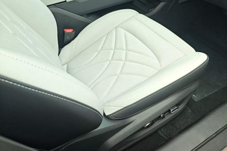 Used Chery New Energy eQ7 2023 512km Ultra-Enjoyment Version Right Front Seat
