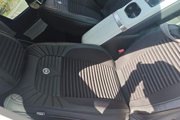 Used Chery New Energy eQ7 2023 512 km Max Right Front Seat