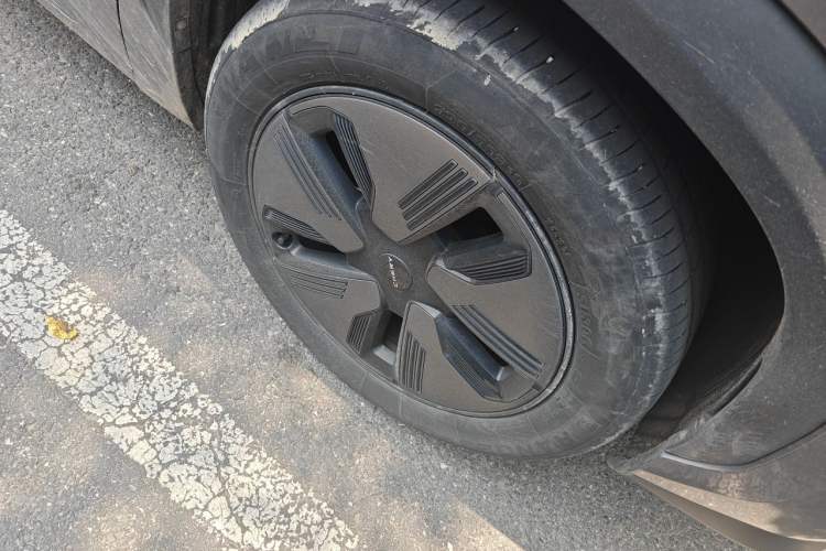 Used Chery New Energy eQ7 2023 512km Pro Right Front Wheel Hub