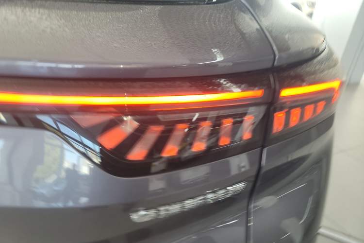 Used Chery New Energy eQ7 2023 512 km Max Right Rear Taillight