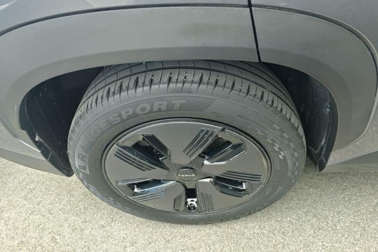 Used Chery New Energy eQ7 2023 512km Ultra-Enjoyment Version Right Rear Wheel Hub