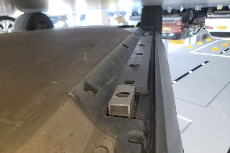 Used Chery New Energy eQ7 2023 512 km Max Right Side Sill