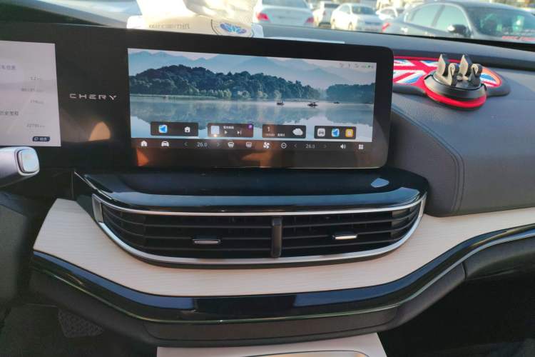 Used Chery New Energy eQ7 2023 512 km Max Audio And AC Panel