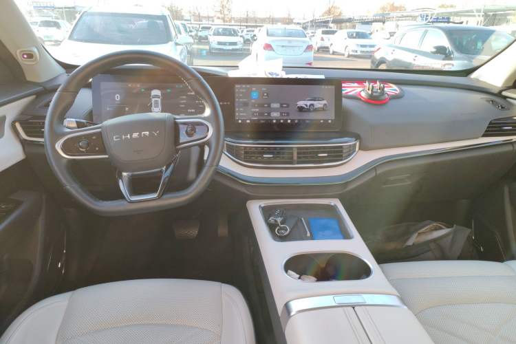 Used Chery New Energy eQ7 2023 512 km Max Center Console