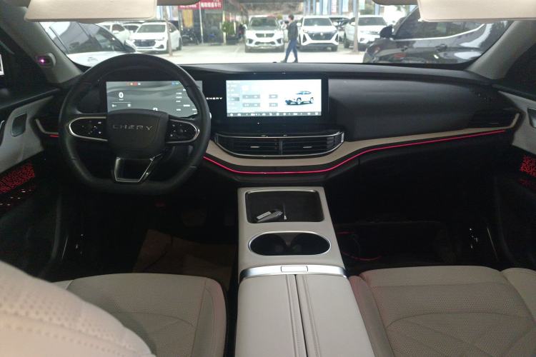 Used Chery New Energy eQ7 2023 512 km Max Interior 2