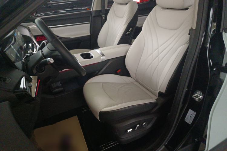 Used Chery New Energy eQ7 2023 512 km Max Left Front Seat