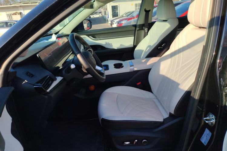 Used Chery New Energy eQ7 2023 512 km Max Left Front Seat
