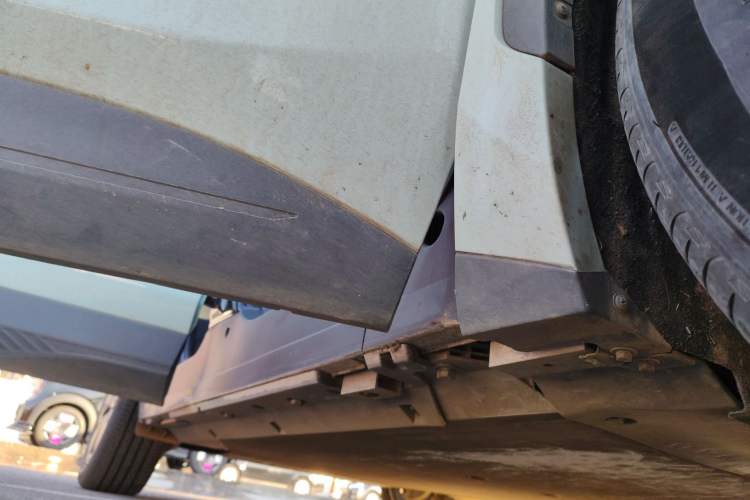 Used Chery New Energy eQ7 2023 512 km Max Right Side Sill