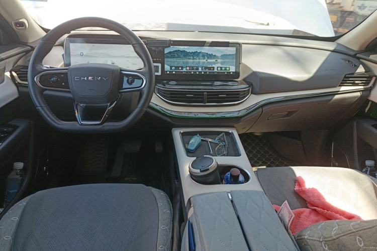 Used Chery New Energy eQ7 2023 512 km Max Center Console