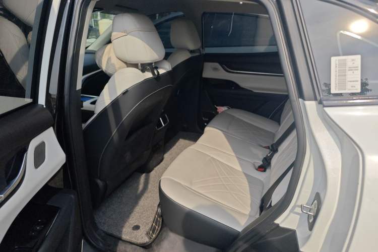 Used Chery New Energy eQ7 2023 512km Pro Interior 4