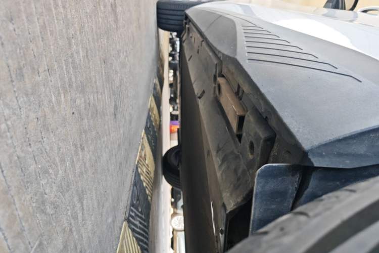 Used Chery New Energy eQ7 2023 512 km Max Left Side Sill