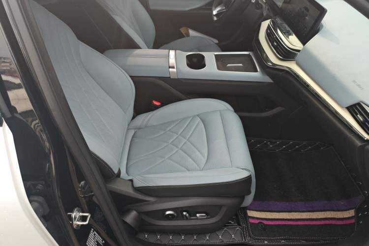 Used Chery New Energy eQ7 2023 512km Pro Right Front Seat