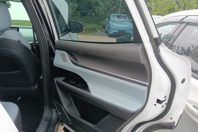 Used Chery New Energy eQ7 2023 512km Pro Right Rear Door Interior