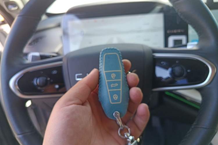 Used Chery New Energy eQ7 2023 512 km Max Vehicle Key