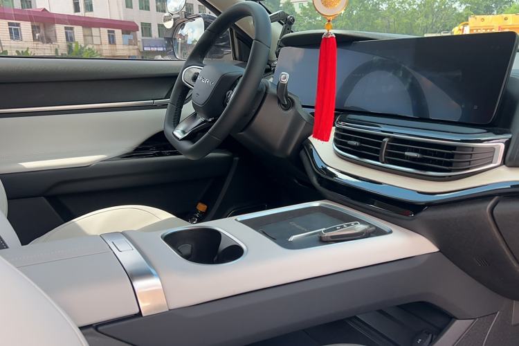 Used Chery New Energy eQ7 2024 512 km Leisure Edition Interior 14