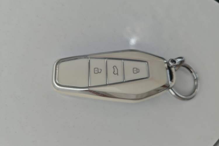 Used Chery New Energy eQ7 2025 512km Comfort Edition Vehicle Key