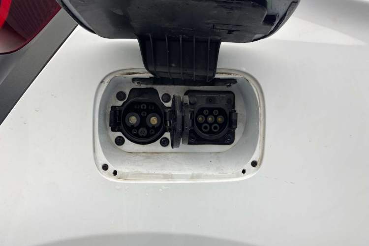 Used Chery New Energy Little Ant 2022 Sweet Pink Edition Low-Sugar Version Lithium Iron Phosphate 30 kW 301 km Interior 2