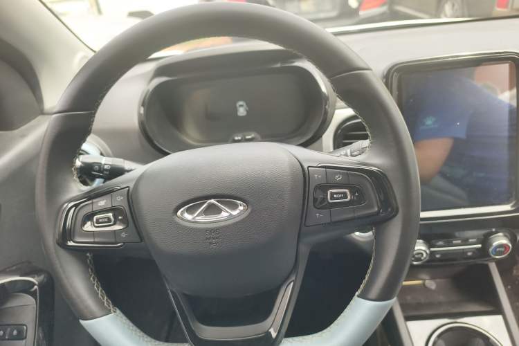 Used Chery New Energy Little Ant 2022 Sweet Pink Edition Half-Sugar Version Lithium Iron Phosphate 29.2 kWh 30 kW 301 km Steering Wheel