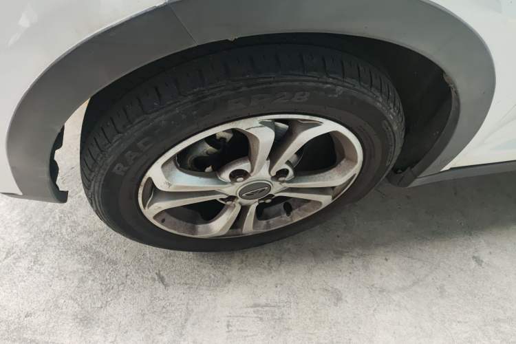 Used Chery New Energy Little Ant 2018 300 4-Seater Smart Edition Left Front Wheel Hub