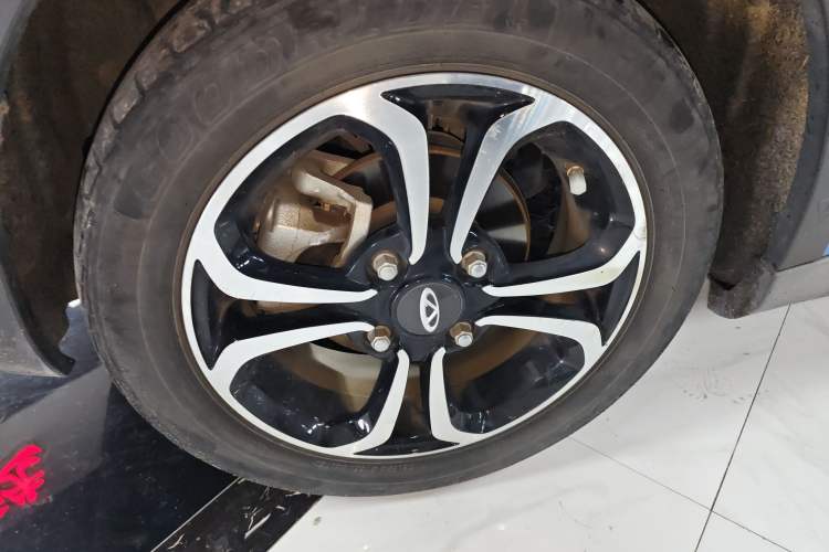 Used Chery New Energy Little Ant 2019 4-Seater Smart Edition 35 kWh Left Front Wheel Hub