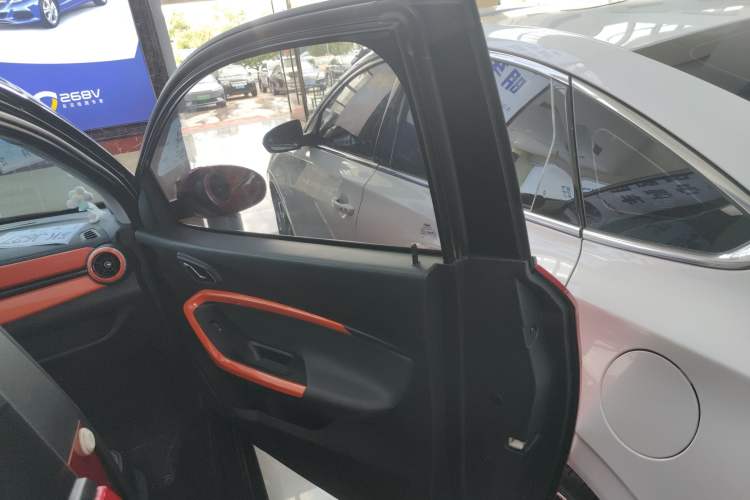 Used Chery New Energy Little Ant 2021 200 000-Yuan Ant Fan Edition Talent Version Lithium Iron Phosphate 301 km Right Front Door Interior