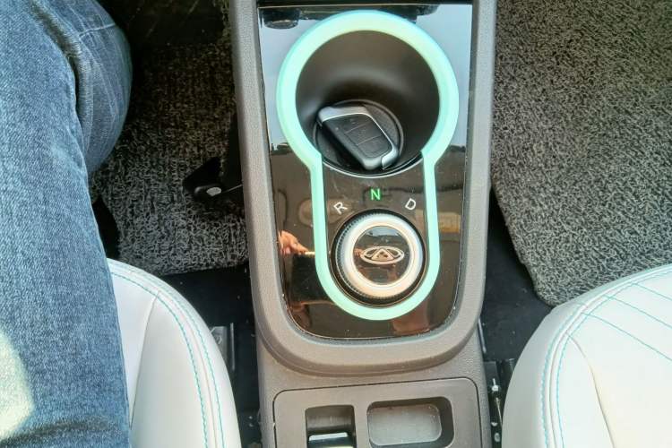 Used Chery New Energy Little Ant 2021 200 000 Yuan "Ant Fan" Edition Energized Version NMC Lithium Battery 301 km Gear Lever
