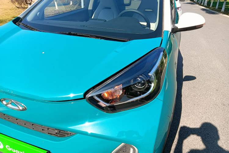Used Chery New Energy Little Ant 2021 200 000 Yuan "Ant Fan" Edition Energized Version NMC Lithium Battery 301 km Left Front Headlight