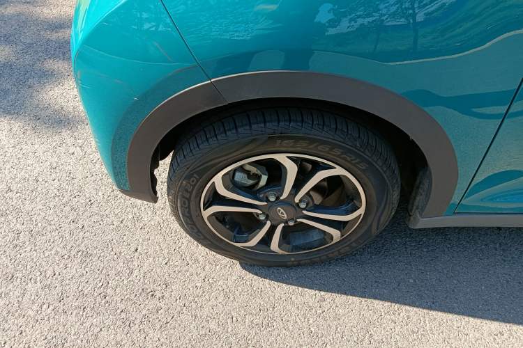 Used Chery New Energy Little Ant 2021 200 000 Yuan "Ant Fan" Edition Energized Version NMC Lithium Battery 301 km Left Front Wheel Hub